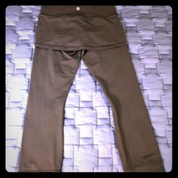 Lululemon A Go Go Crop in Mod Dot Print - Picture 8 of 8